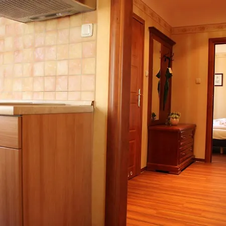 アパートホテル Wy & 4*