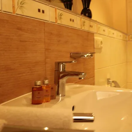 Wy & 4* ポビエロボ