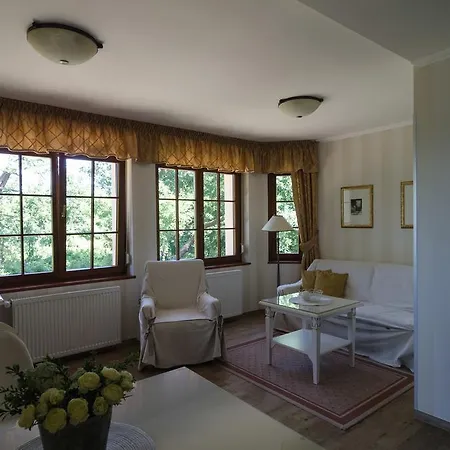 Wy & アパートホテル 4*