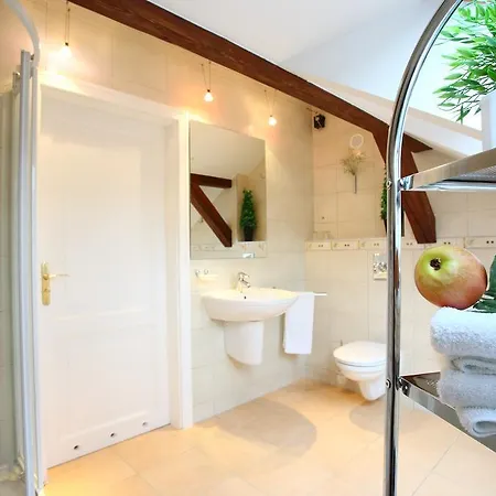 Wy & アパートホテル ポビエロボ