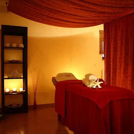 Wy & Apartmanhotel 4*