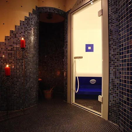 アパートホテル Wy & 4*