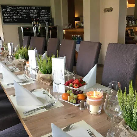 Wy & Apartmanhotel Pobierowo